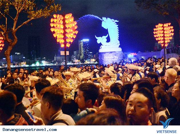 Sôi động cùng vũ hội đường phố tại Đà Nẵng - Ảnh 5