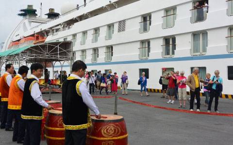 Tàu Biển Star Pride Xông Đất Đà Nẵng Dịp Đầu Năm Mới - Ảnh 2 Tàu Biển Star Pride Xông Đất Đà Nẵng Dịp Đầu Năm Mới - Ảnh 2