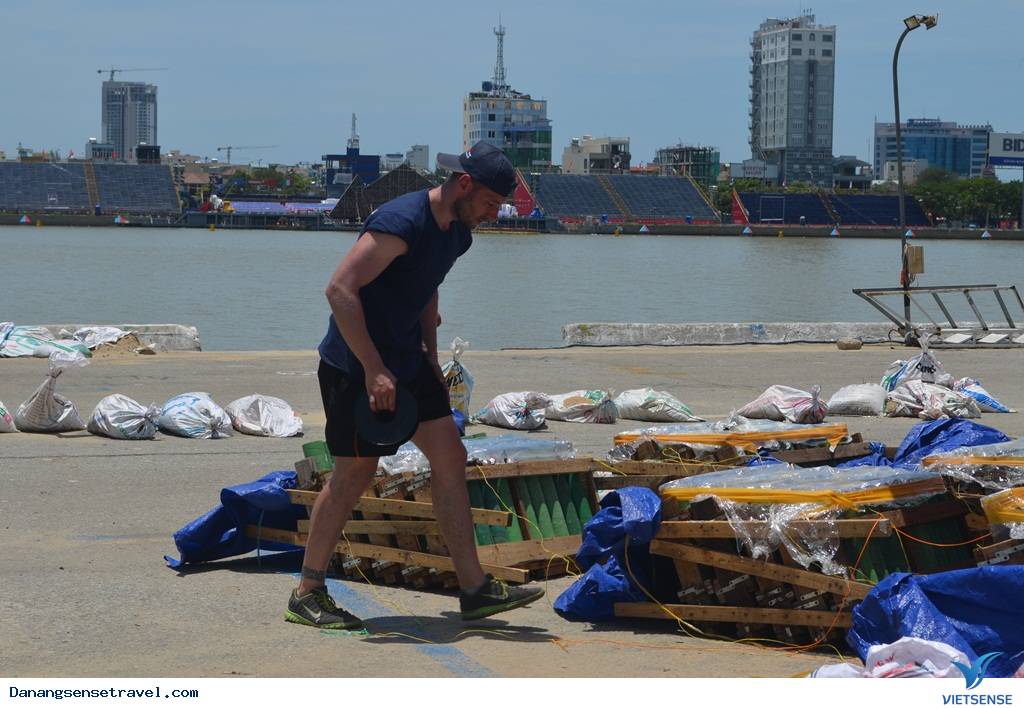 Tỏa sáng sắc màu trong đêm thủy tại Đà Nẵng - Ảnh 4
