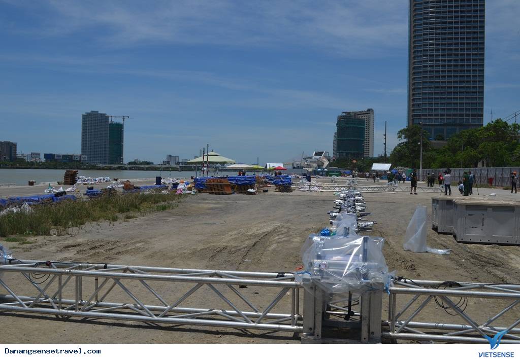 Tỏa sáng sắc màu trong đêm thủy tại Đà Nẵng - Ảnh 6