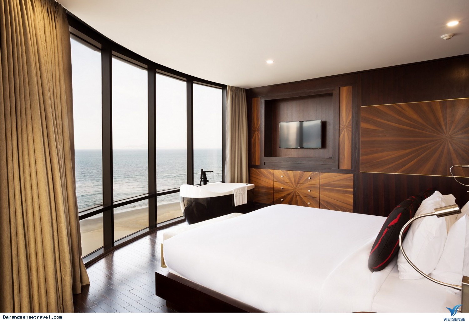 Khách sạn Khách sạn