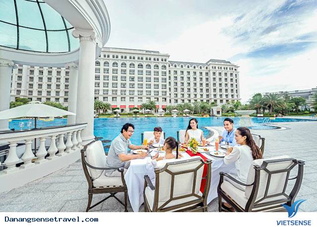 Tưng bừng đón lễ cùng Vinpearl Festive Holidays - Ảnh 3 Tưng bừng đón lễ cùng Vinpearl Festive Holidays - Ảnh 3