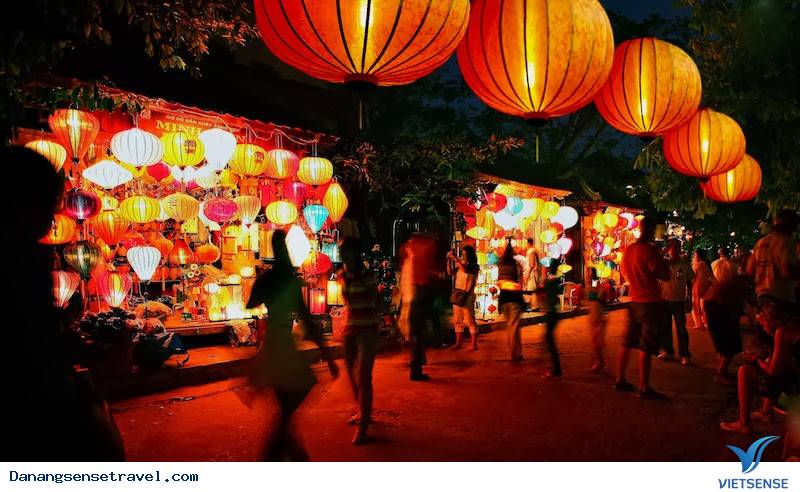 Vẻ đẹp lung linh đêm phố cổ Hội An - Ảnh 8